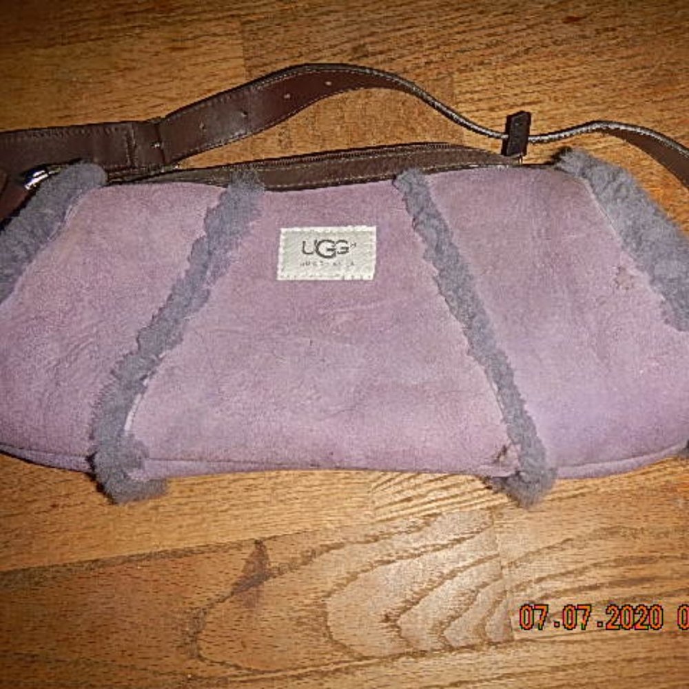 EUC UGG brand Lavender Suede Sheepskin Shoulder Bag/ Purse with brown handle